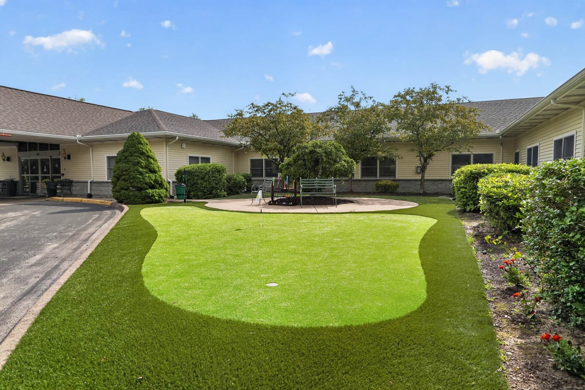 Courtyard putting green at Golden Heights