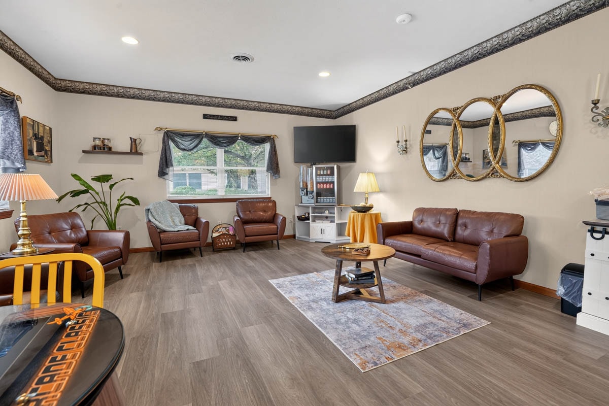 Sitting room at Golden Heights
