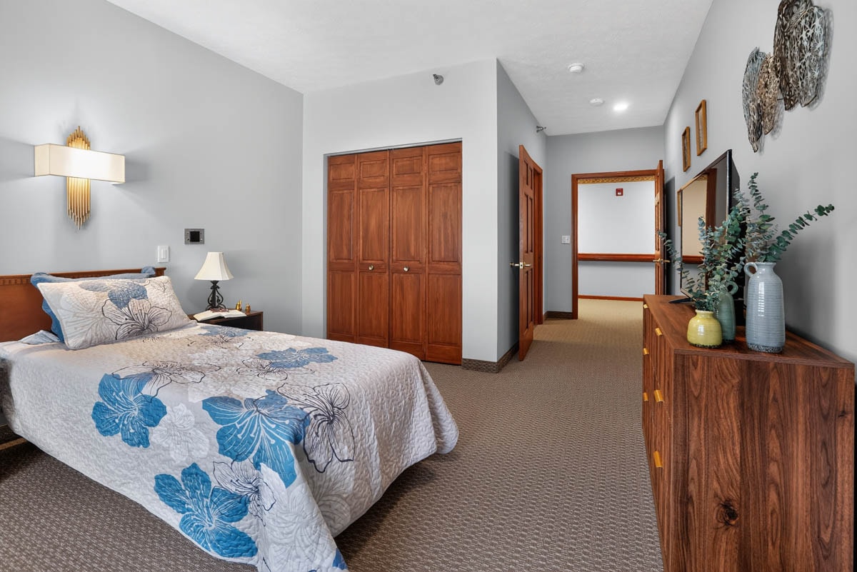 Resident bedroom suite at Golden Heights